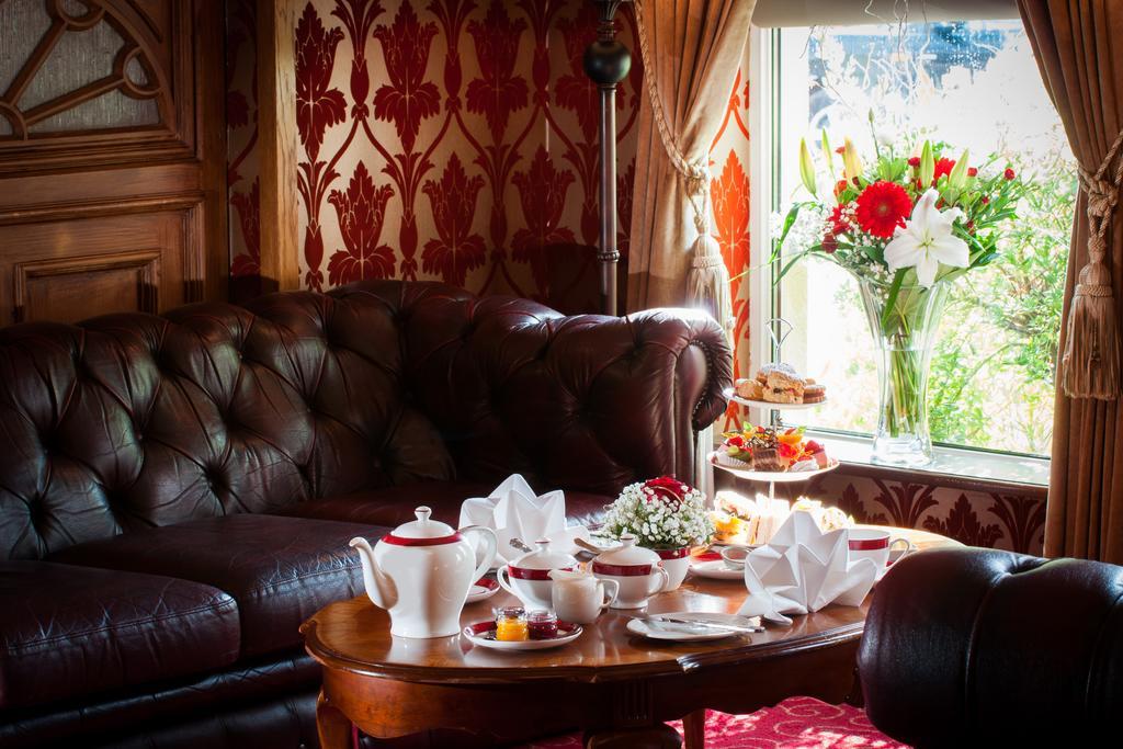 Meadow Court Hotel Loughrea Extérieur photo