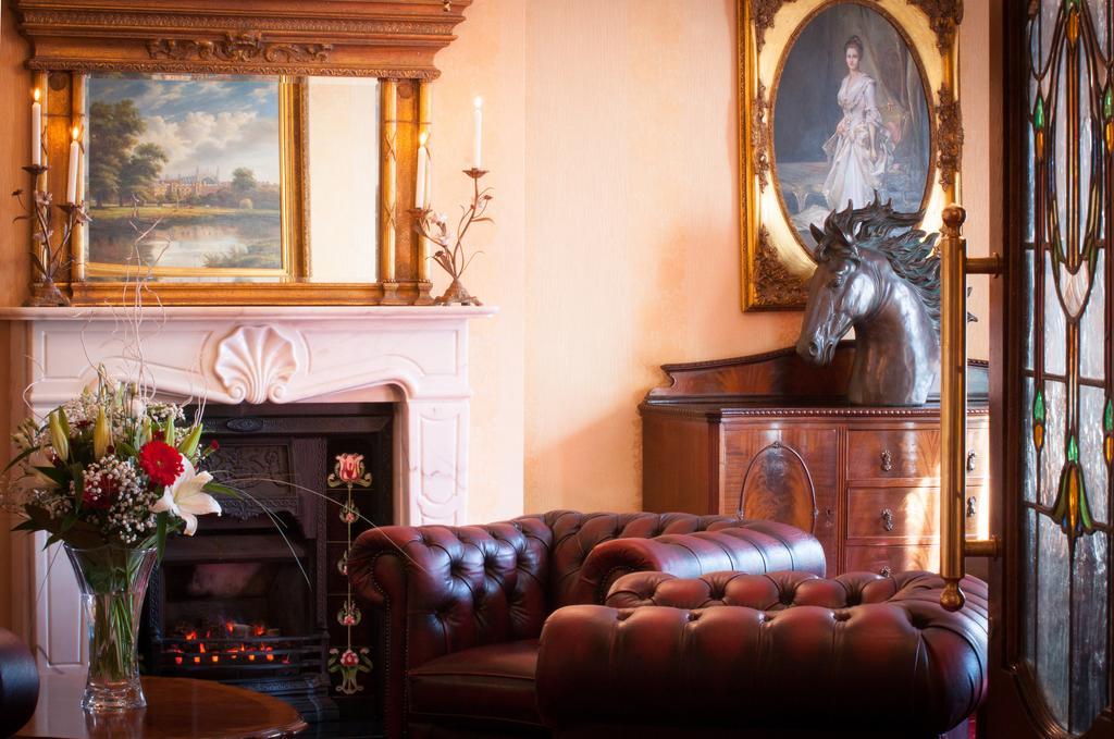 Meadow Court Hotel Loughrea Extérieur photo