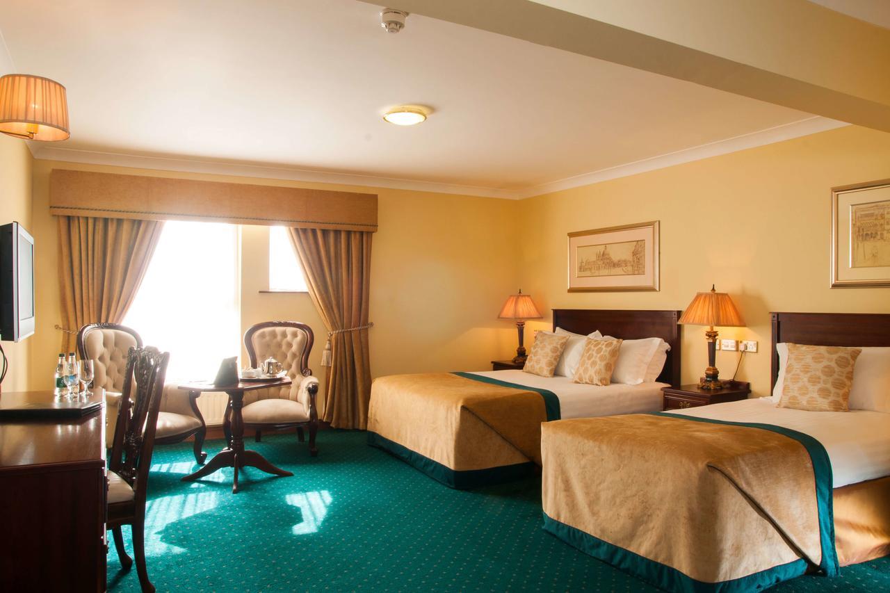 Meadow Court Hotel Loughrea Extérieur photo